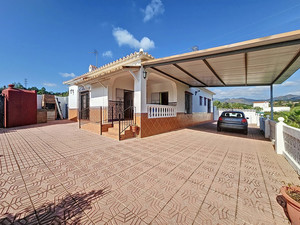 3 slaapkamer Villa te koop in Estepona