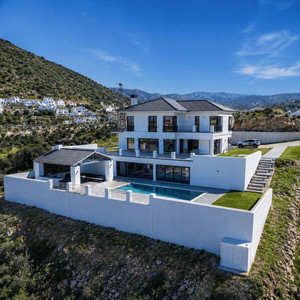 4 slaapkamer Villa te koop in Coin