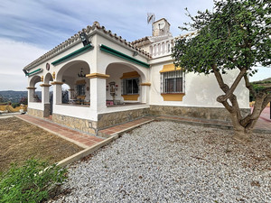 4 slaapkamer Villa te koop in Velez-Malaga