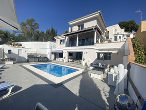 5 slaapkamer Villa te koop in Torremolinos