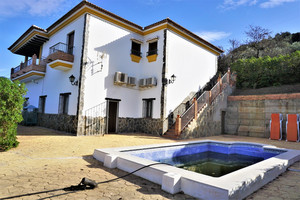 5 slaapkamer Villa te koop in Sayalonga