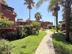 3 slaapkamer Rijtjeshuis te koop in Estepona