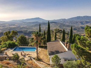 4 slaapkamer Villa te koop in Alozaina