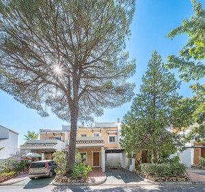 4 slaapkamer Rijtjeshuis te koop in Benahavis