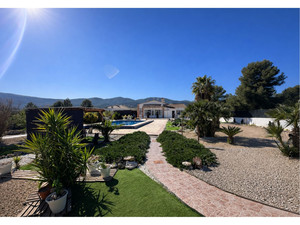 6 slaapkamer Villa te koop in Castalla