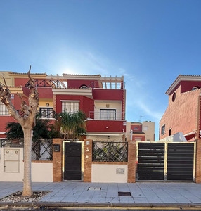 4 slaapkamer Villa te koop in Pilar de la Horadada