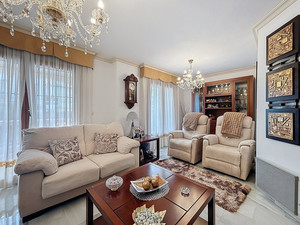 4 slaapkamer Villa te koop in Velez-Malaga