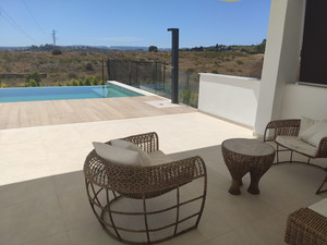 4 slaapkamer Villa te koop in Estepona