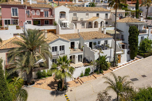 4 slaapkamer Rijtjeshuis te koop in Benahavis