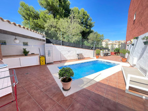 3 slaapkamer Rijtjeshuis te koop in Estepona