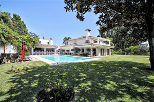 5 slaapkamer Villa te koop in Estepona