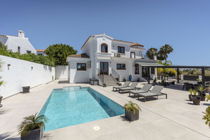 6 slaapkamer Villa te koop in Estepona