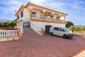 4 slaapkamer Villa te koop in Alhaurin de la Torre