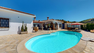 7 slaapkamer Villa te koop in Iznate