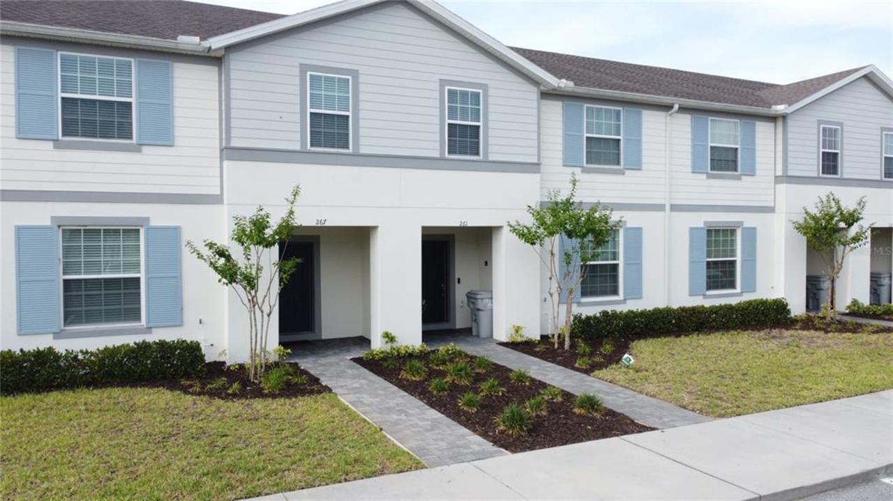 5 bedroom Townhouse for sale in Davenport