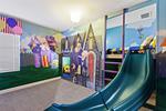 8 bedroom House for sale in Davenport