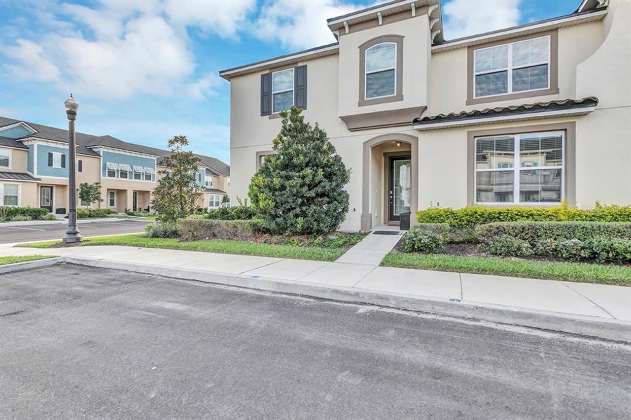 5 bedroom Townhouse for sale in Kissimmee