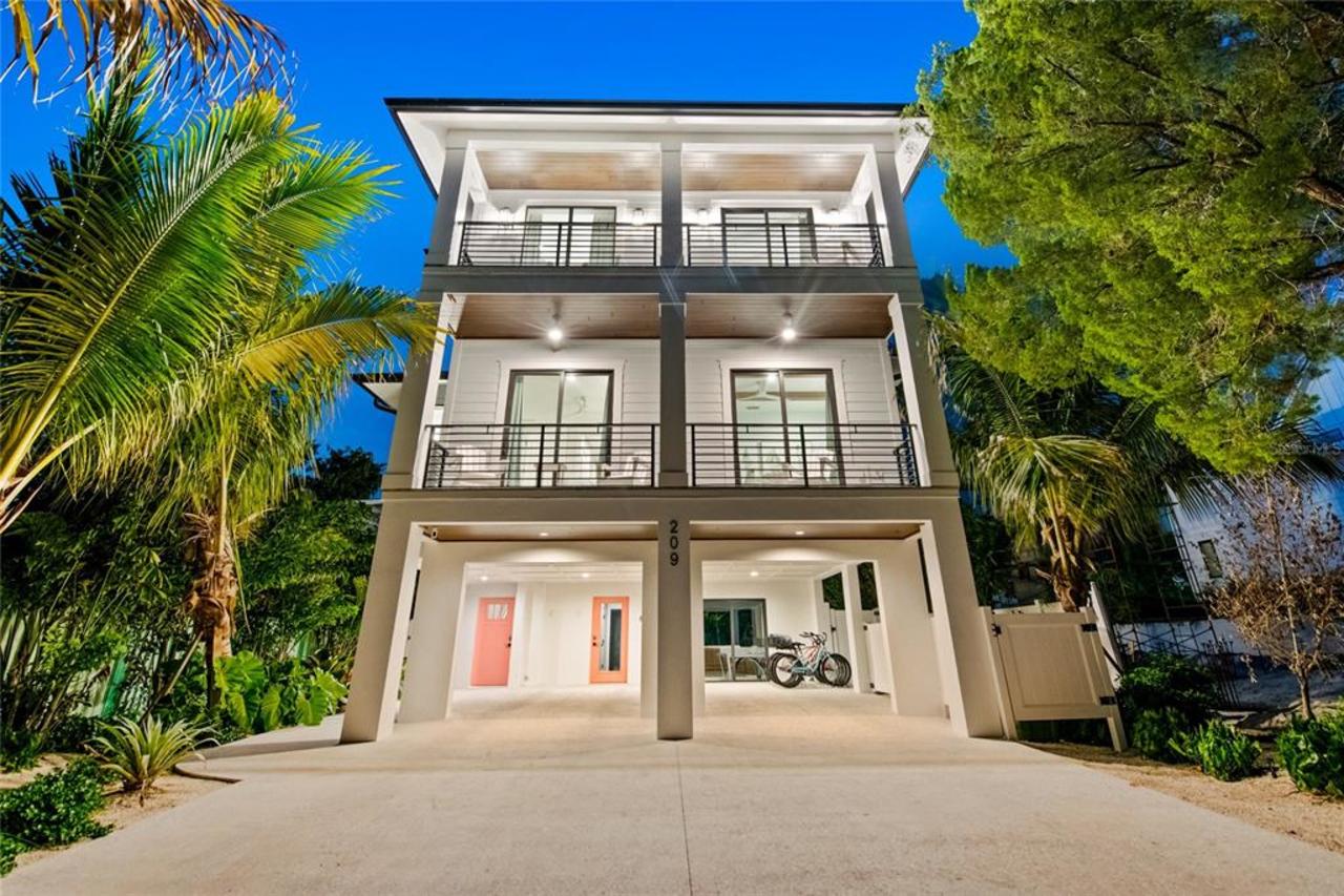 6 bedroom House for sale in Sarasota