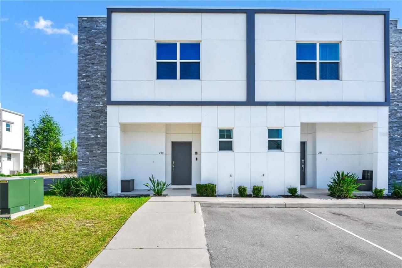 5 bedroom Townhouse for sale in Davenport
