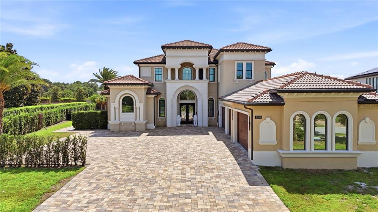 7 bedroom House for sale in Windermere
