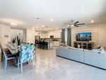 8 bedroom House for sale in Davenport