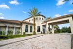 8 bedroom House for sale in Davenport