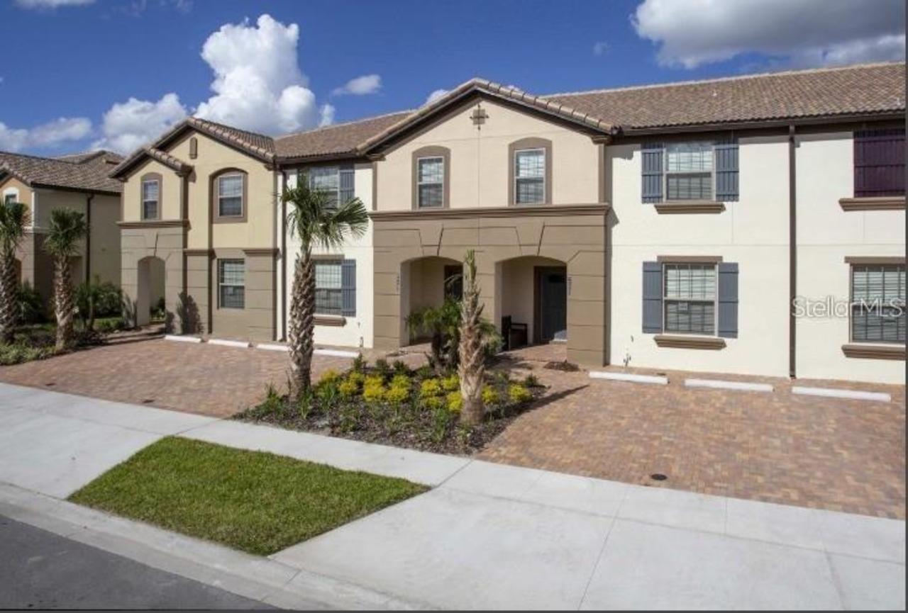 5 спальни Таунхаус для продажи в Kissimmee