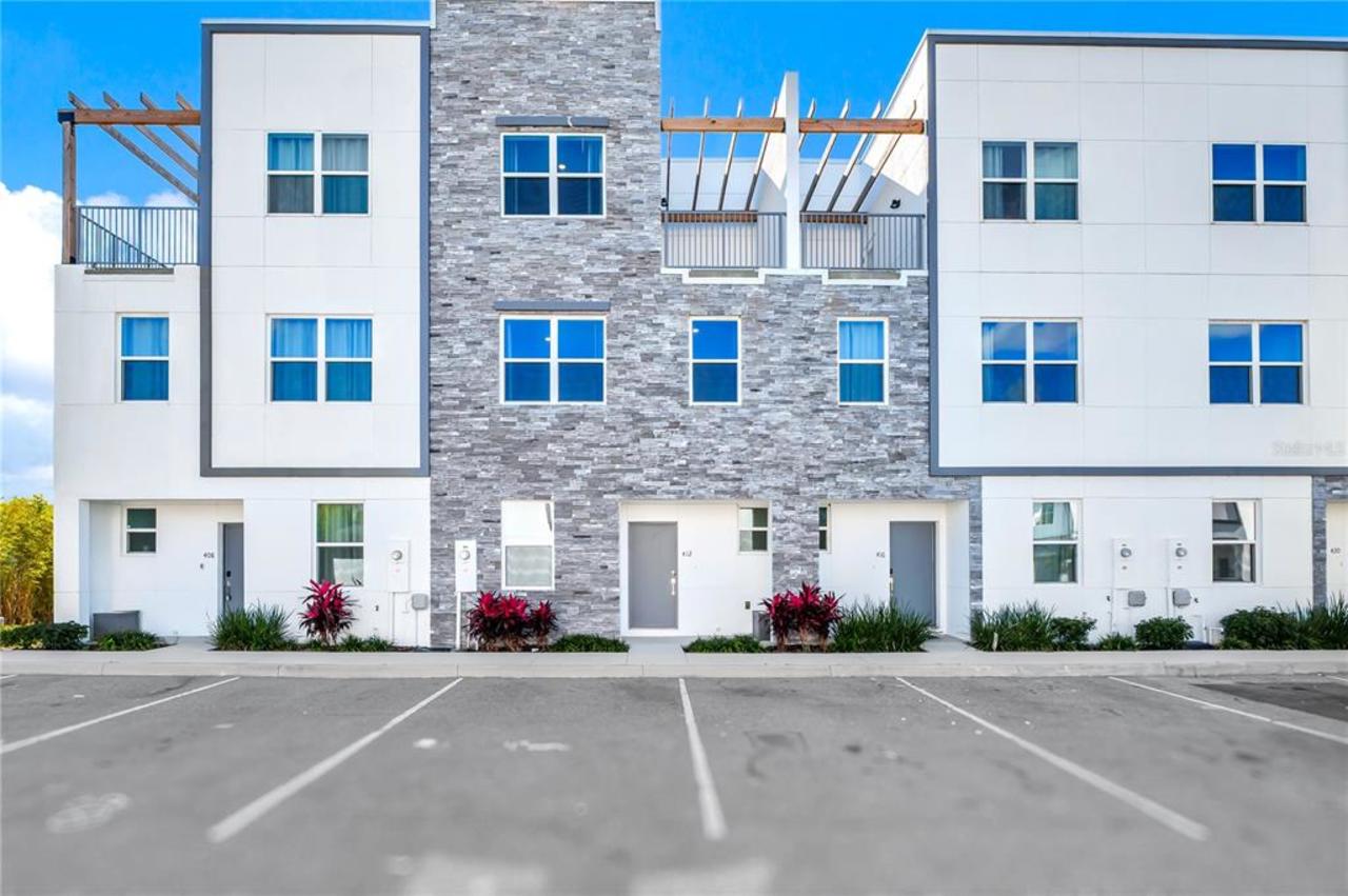 6 bedroom Townhouse for sale in Davenport