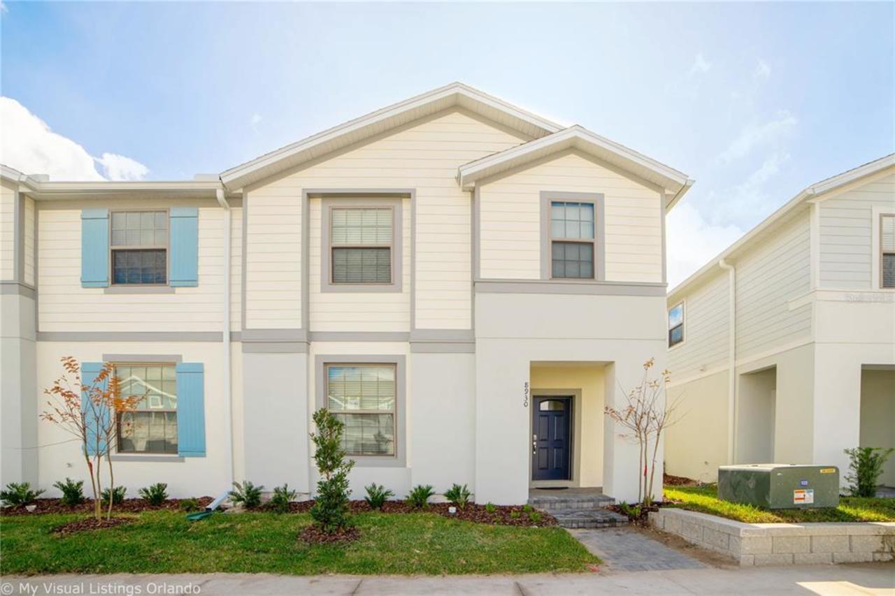 5 спальни Таунхаус для продажи в Kissimmee