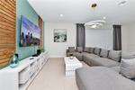8 bedroom House for sale in Davenport