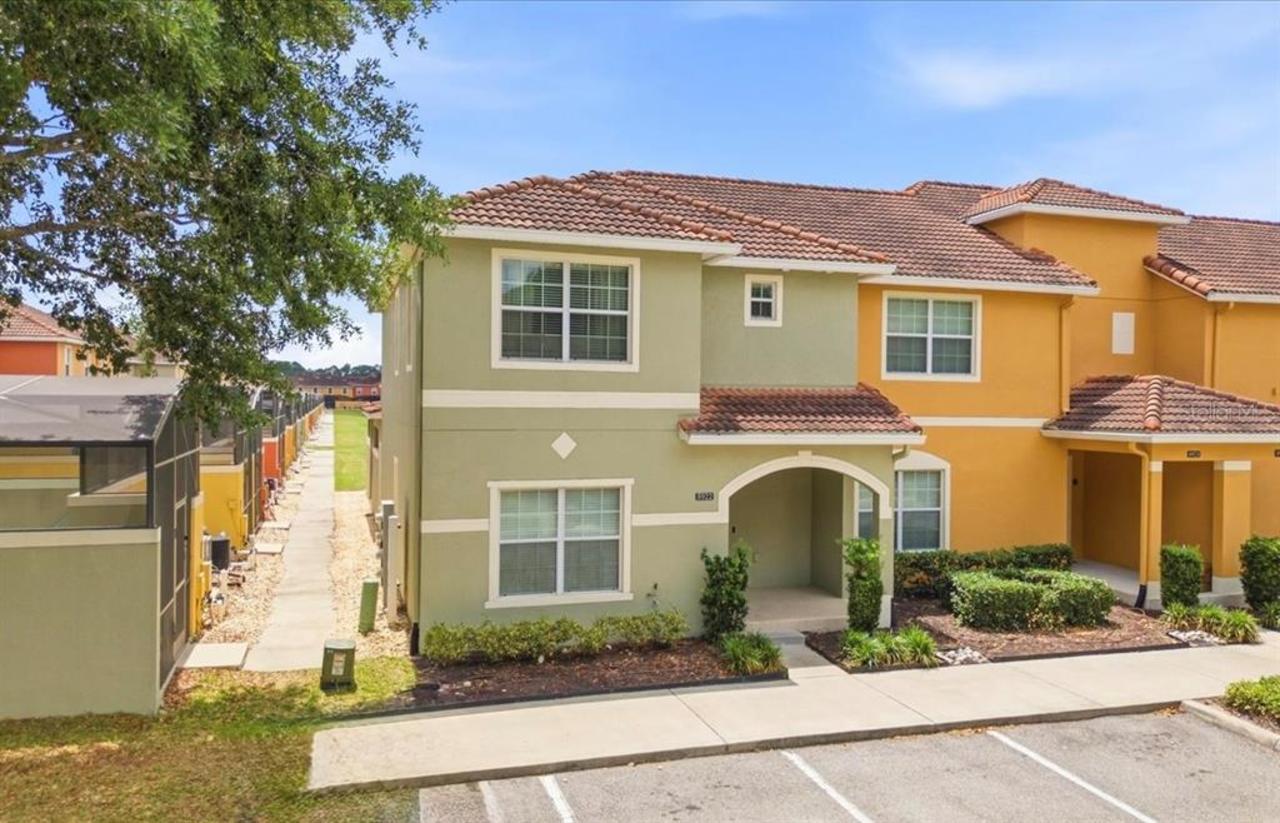 5 bedroom Townhouse for sale in Kissimmee