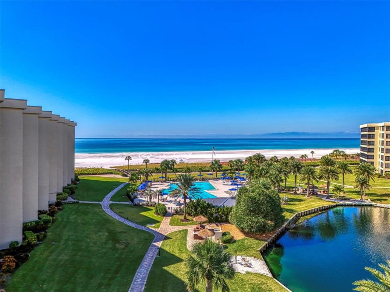 2 bedroom Apartment for sale in Sarasota