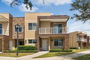 4 спальни Таунхаус для продажи в Kissimmee