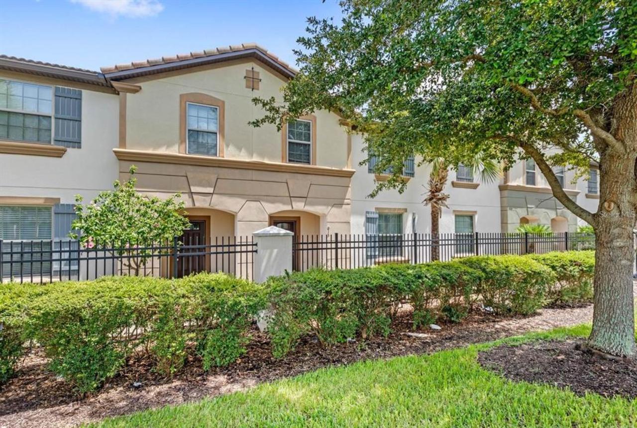 5 bedroom Townhouse for sale in Kissimmee