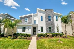 8 bedroom House for sale in Davenport