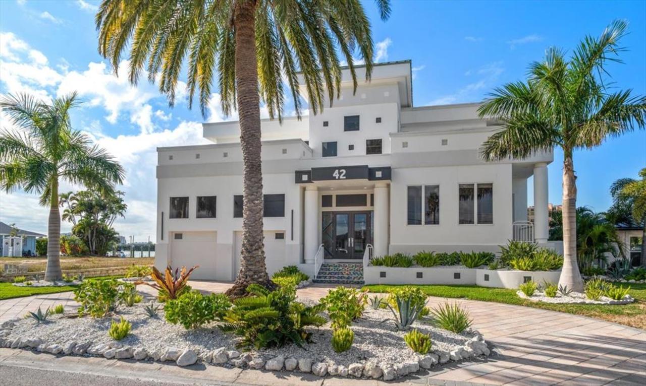 4 bedroom House for sale in Clearwater Beach