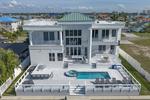 4 bedroom House for sale in Clearwater Beach