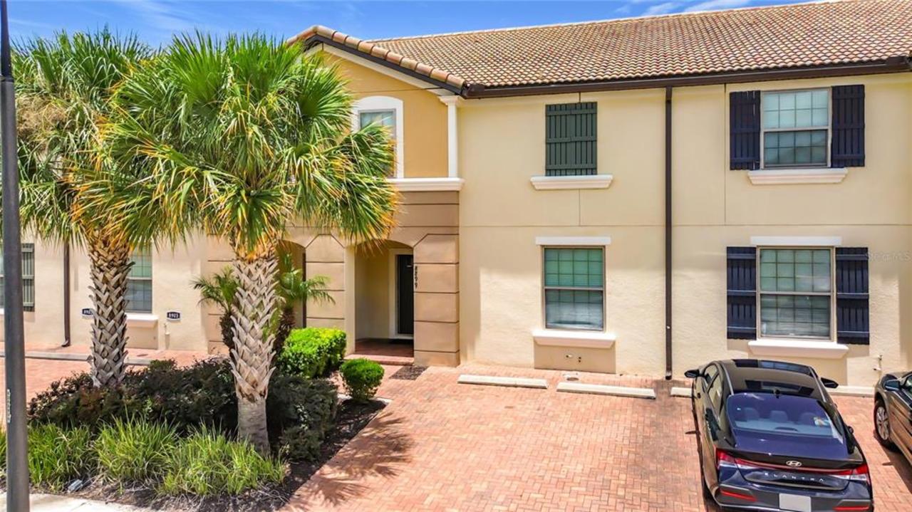 4 bedroom Townhouse for sale in Kissimmee