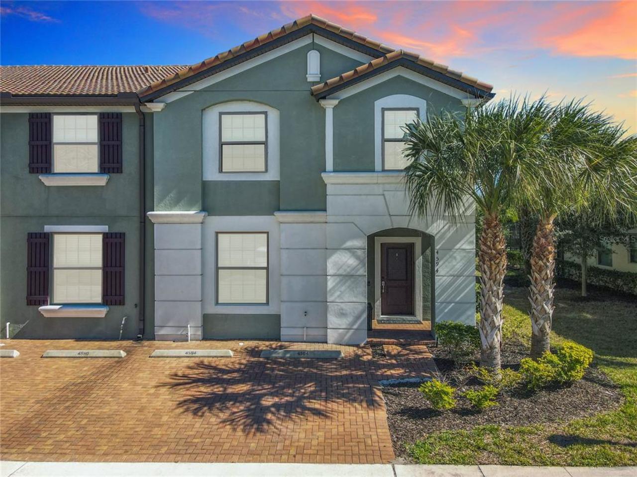 5 bedroom Townhouse for sale in Davenport