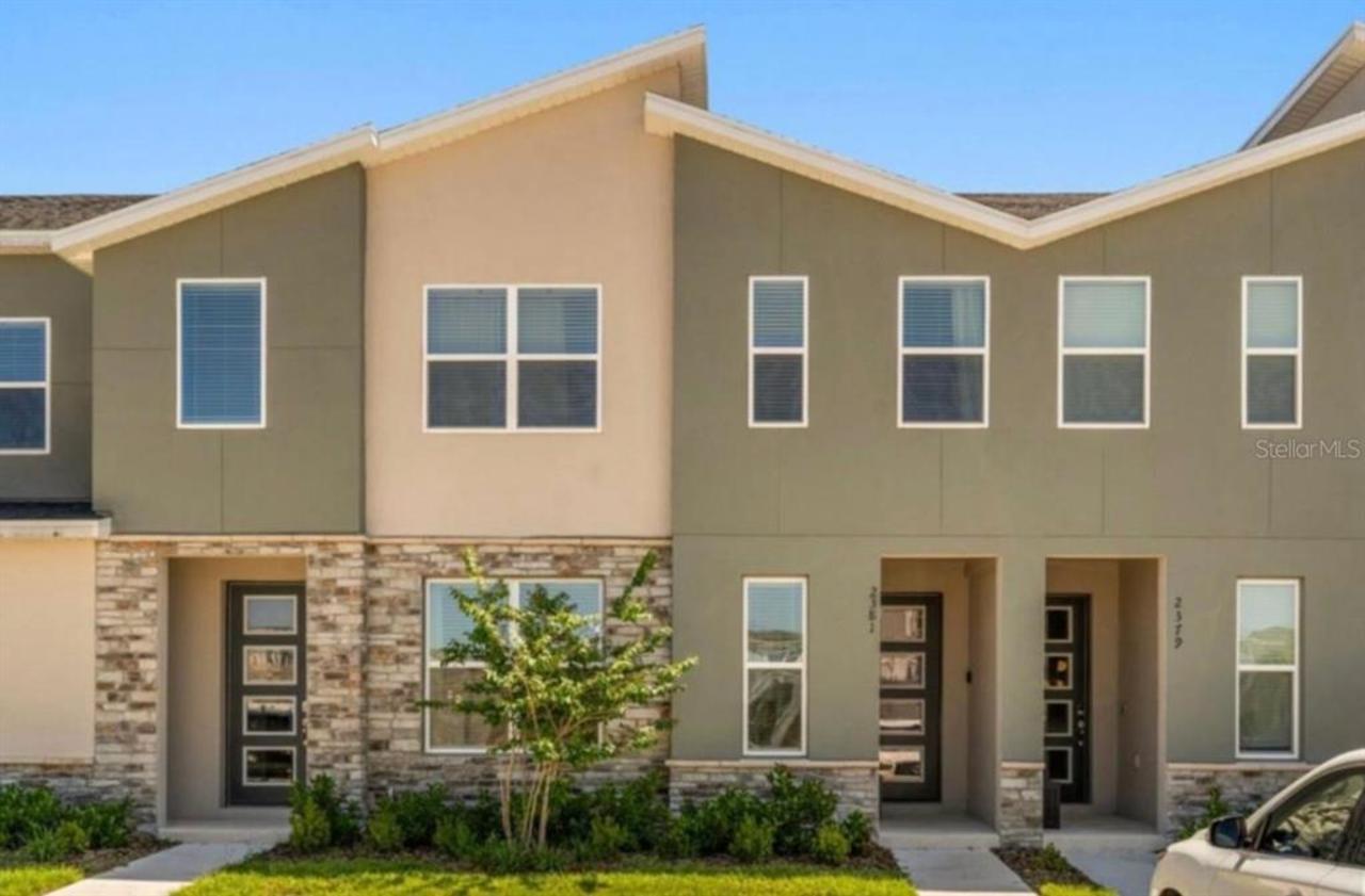 5 спальни Таунхаус для продажи в Kissimmee