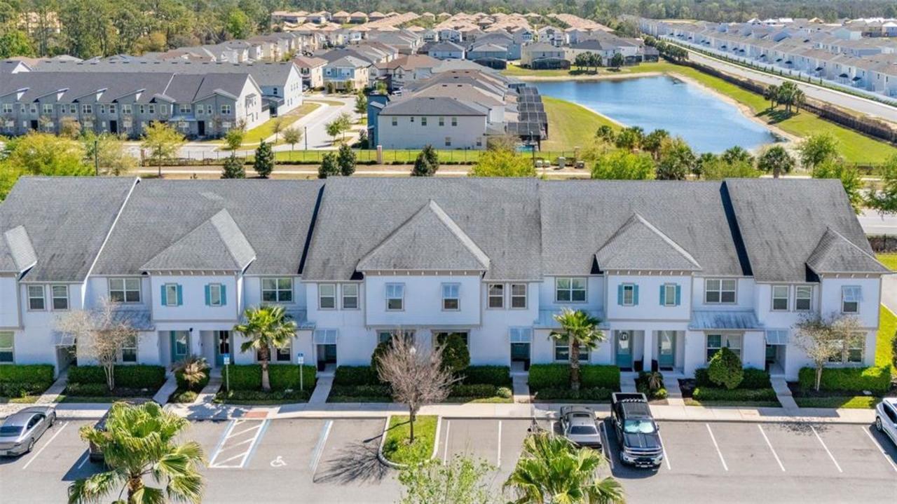 5 bedroom Townhouse for sale in Kissimmee