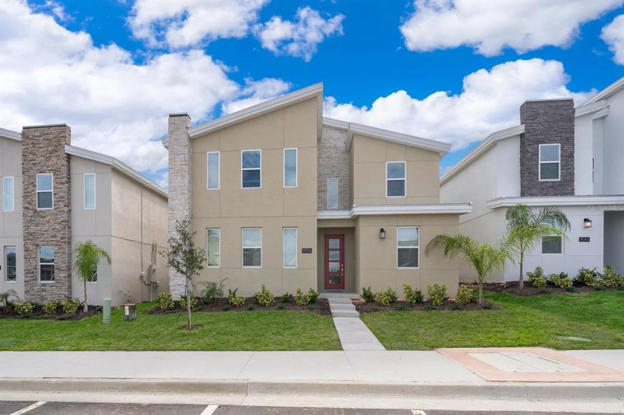 8 bedroom House for sale in Davenport