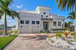 4 bedroom House for sale in Clearwater Beach