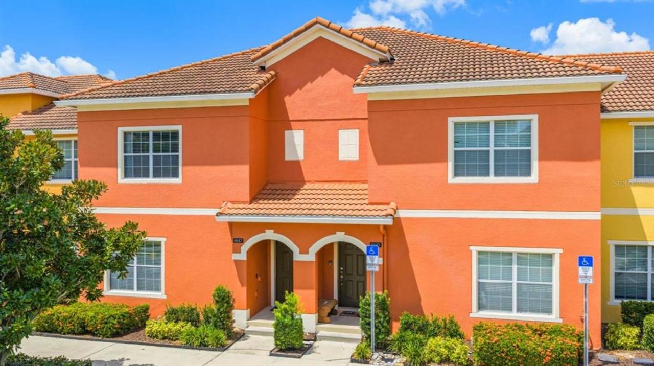 4 bedroom Rijtjes Huis te koop in Kissimmee