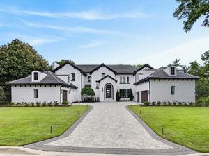 6 bedroom House for sale in Windermere