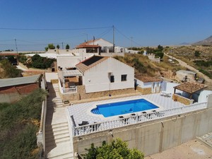 8 bedroom Finca for sale in Orihuela