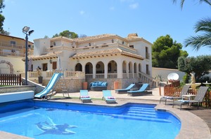 6 bedroom Villa for sale in Orihuela Costa