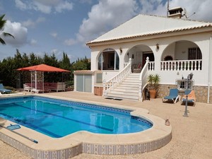 5 bedroom Finca for sale in Los Montesinos