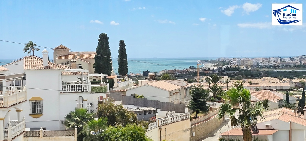 3 bedroom Adosado se vende en Caleta de Velez