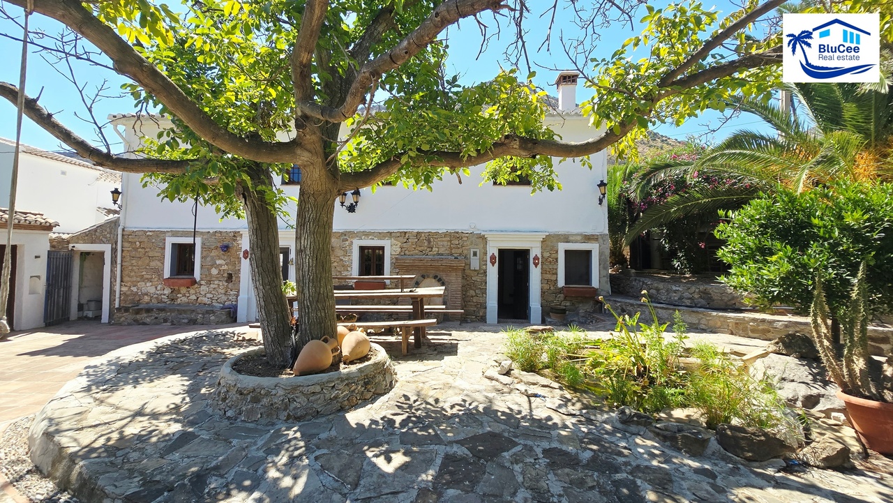4 bedroom Villa se vende en Alcaucin